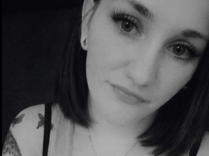 Porträt von Nadine aus Münster mit blond Haaren und blau Augen