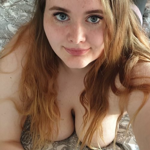 Lisa-Belle ist ein Teen 18 Jahre Amateur Pronodarstellerin Lisa zeigt sich vor der Webcam und in ihren Privaten Pornos. Riesige echte Titten an einer echten 18 Jährigen die echte Dates sucht. 04